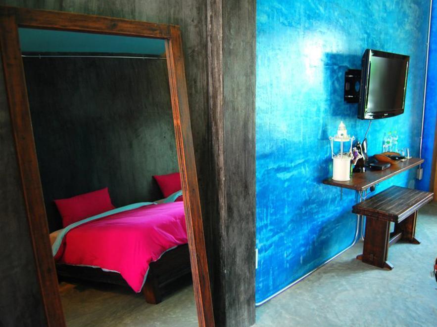 Qi 68 Hotel Chiang Mai Bagian luar foto